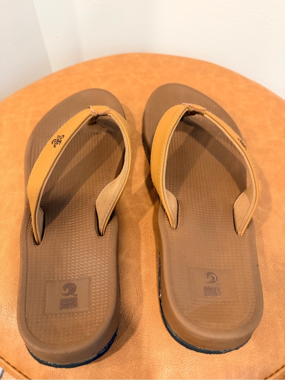 New Waves Tan Flip‑Flops Sandals | Casual Comfort